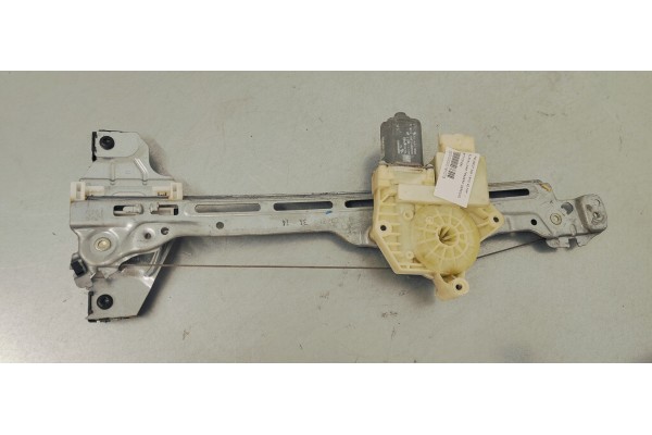 Recambio de elevalunas trasero derecho para peugeot 308 1.6hdi 92 fap referencia OEM IAM 9677737280  