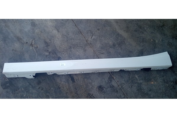 Recambio de faldon lateral para bmw serie 1 lim. (f20) 2.0 turbodiesel referencia OEM IAM   