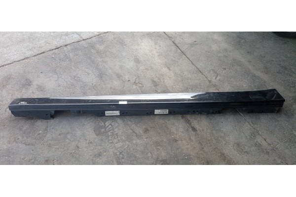 Recambio de faldon lateral para bmw serie 3 lim. (f30) 2.0 turbodiesel referencia OEM IAM   