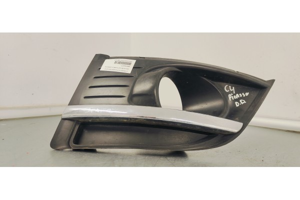 Recambio de moldura antiniebla derecha para citroen c4 picasso exclusive referencia OEM IAM 9680404077  