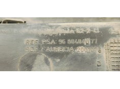 Recambio de moldura antiniebla derecha para citroen c4 picasso exclusive referencia OEM IAM 9680404077  