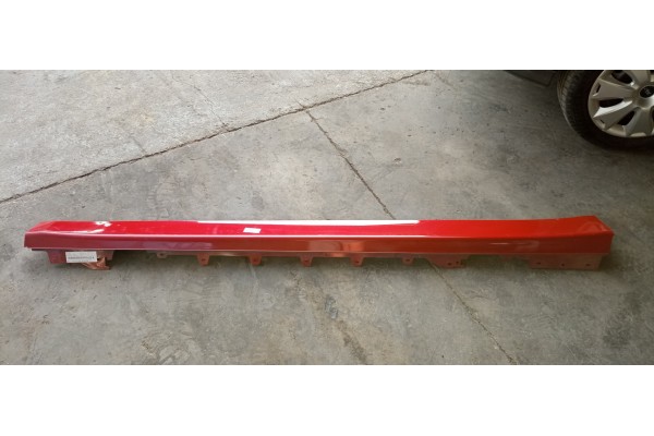 Recambio de faldon lateral para bmw serie 4 gran coupe (f36) 2.0 turbodiesel referencia OEM IAM   