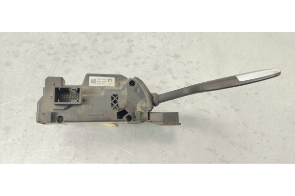 Recambio de palanca cambio para citroen c4 picasso 1.6hdi 112 fap referencia OEM IAM 96811352XT  