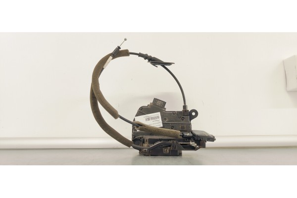 Recambio de cerradura puerta delantera derecha para renault captur 1.5 dci 90 fap referencia OEM IAM 805022764R  