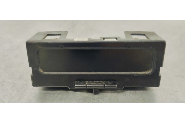 Recambio de pantalla multifuncion para renault megane ii berlina 5p confort dynamique referencia OEM IAM 8200107839  