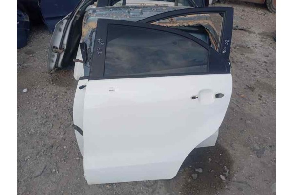 Recambio de puerta trasera izquierda para kia rio (yb) 1.2i 85 referencia OEM IAM   