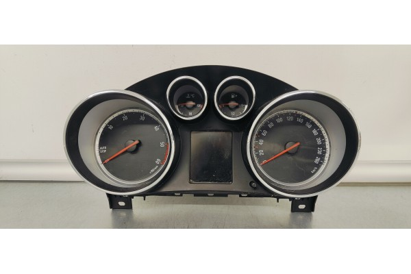 Recambio de cuadro instrumentos para opel insignia berlina 2.0cdti 130 fap referencia OEM IAM 20930202  
