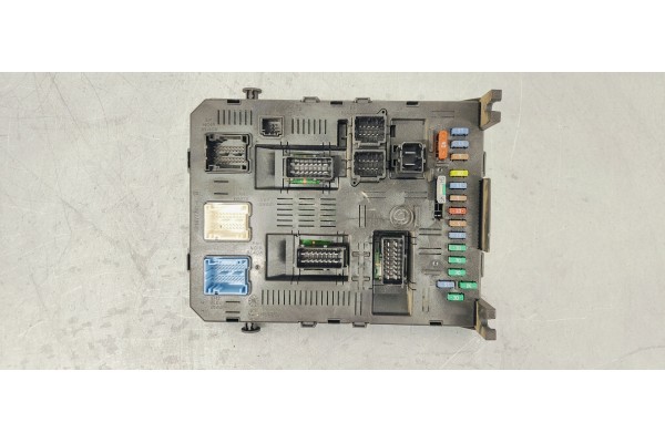 Recambio de caja reles / fusibles para citroen c4 picasso exclusive referencia OEM IAM 9663510180  