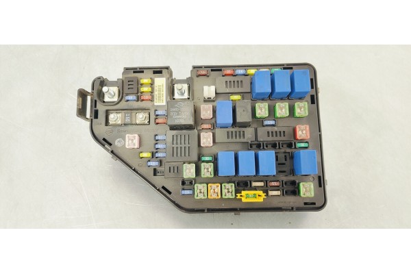 Recambio de caja reles / fusibles para ssangyong korando 2.2 xdi 180 fap referencia OEM IAM 8297034320  