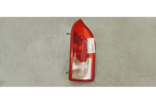 Recambio de piloto trasero derecho interior para opel insignia berlina 2.0cdti 130 fap referencia OEM IAM 13226855  