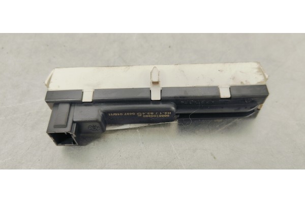 Recambio de pantalla multifuncion para peugeot 207 1.4 i 95 referencia OEM IAM 9665103980  