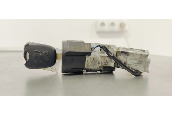 Recambio de conmutador de arranque para peugeot 207 1.4 i 95 referencia OEM IAM 9663123280  