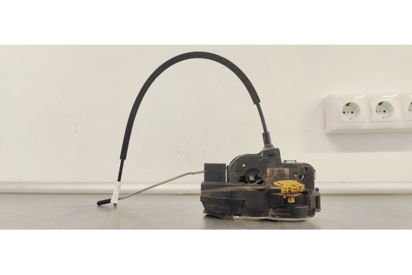 Recambio de cerradura puerta delantera derecha para opel insignia sports tourer edition referencia OEM IAM 3023880  