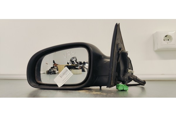 Recambio de retrovisor izquierdo para volvo v70 familiar 2.4 diesel cat referencia OEM IAM E11015463  