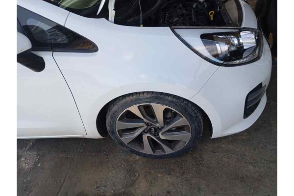 Recambio de aleta delantera derecha para kia rio (yb) 1.2i 85 referencia OEM IAM   