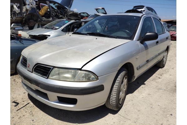 mitsubishi carisma berlina 4 (da0) del año 1999