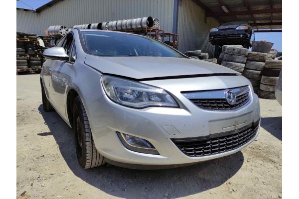 opel astra j lim. del año 2012