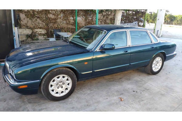 jaguar xj del año 2001