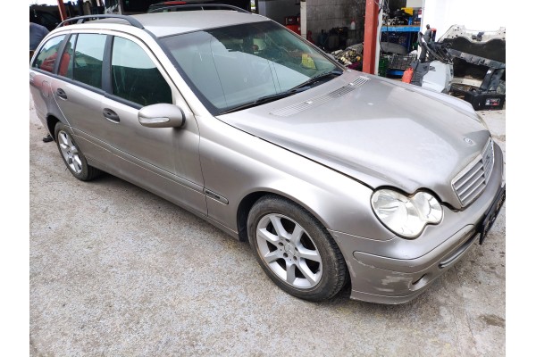 mercedes-benz clase c (w203) familiar del año 2004