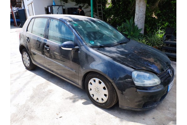 volkswagen golf v berlina (1k1) del año 2008