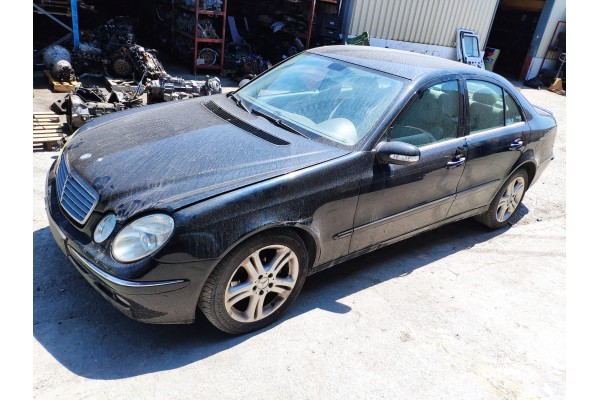 mercedes-benz clase e (w211) berlina del año 2007