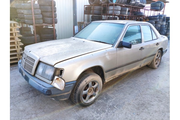 mercedes-benz clase e (w124) berlina del año 1988