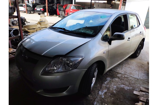 toyota auris del año 2006