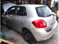 toyota auris del año 2006
