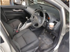 toyota auris del año 2006