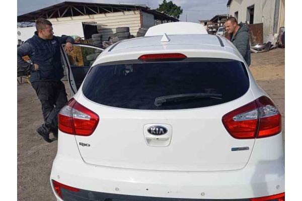 Recambio de porton trasero para kia rio (yb) 1.2i 85 referencia OEM IAM   