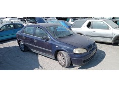 opel astra g berlina del año 2000
