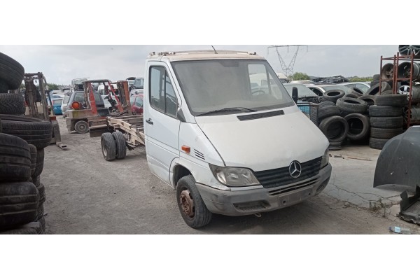 mercedes-benz sprinter 02.00  caja abierta, doble cab. del año 2003