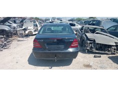 mercedes-benz clase c (w203) berlina del año 2004