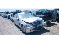 mercedes-benz clase c (w203) berlina del año 2004