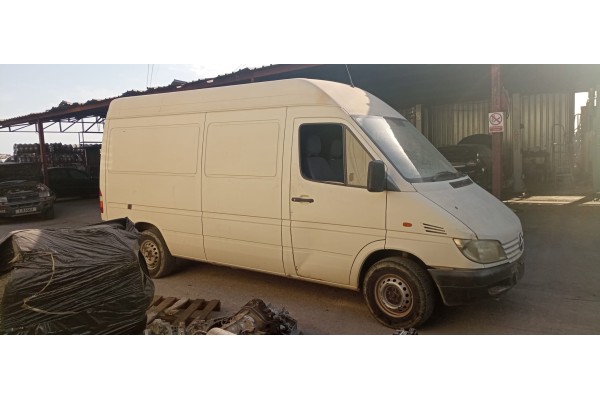 mercedes-benz sprinter 02.00  combi del año 2001