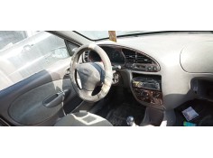 ford fiesta berlina del año 1995