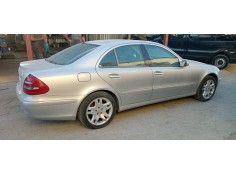 mercedes-benz clase e (w211) berlina del año 2002