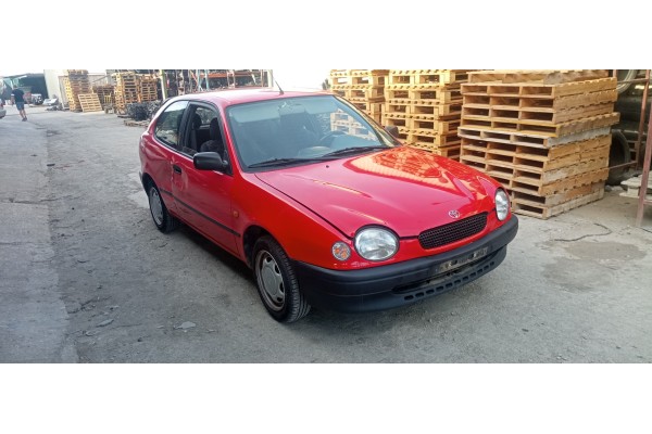 toyota corolla (e11) del año 1998