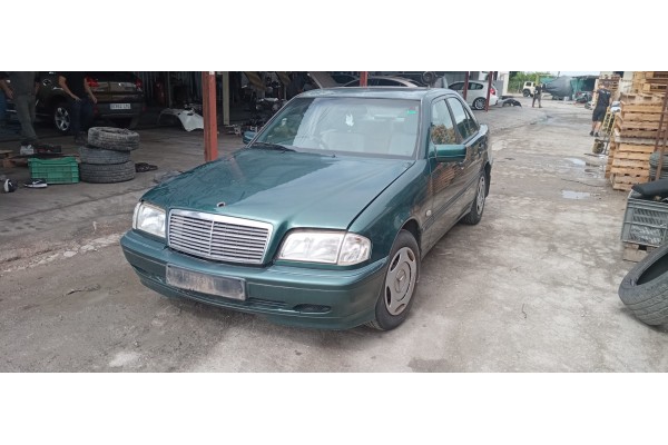 mercedes-benz clase c (w202) berlina del año 1993