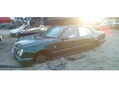 mercedes-benz clase e (w210) berlina del año 1998
