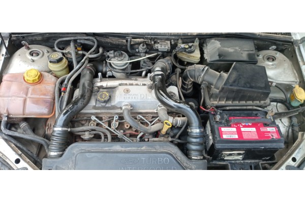 ford focus berlina (cak) del año 1998