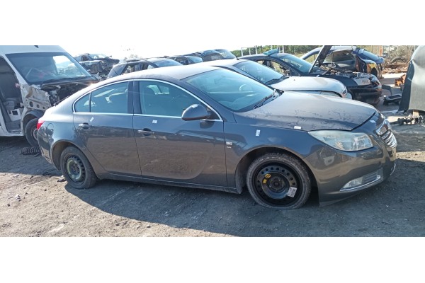 opel insignia berlina del año 2014