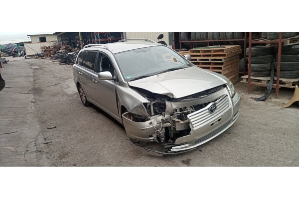 toyota avensis wagon (t25) del año 2003