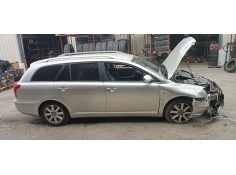 toyota avensis wagon (t25) del año 2003