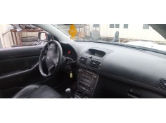 toyota avensis wagon (t25) del año 2003