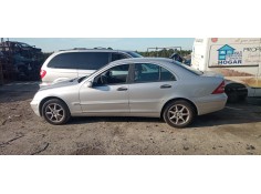 mercedes-benz clase c (w203) berlina del año 2000