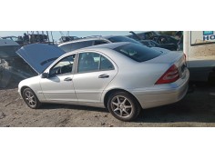 mercedes-benz clase c (w203) berlina del año 2000