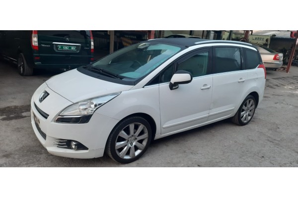 peugeot 5008 del año 2013