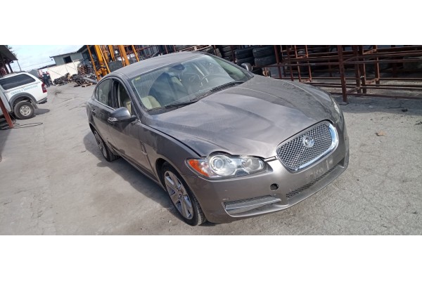 jaguar xf del año 2010