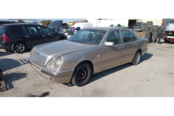 mercedes-benz clase e (w210) berlina diesel del año 1995